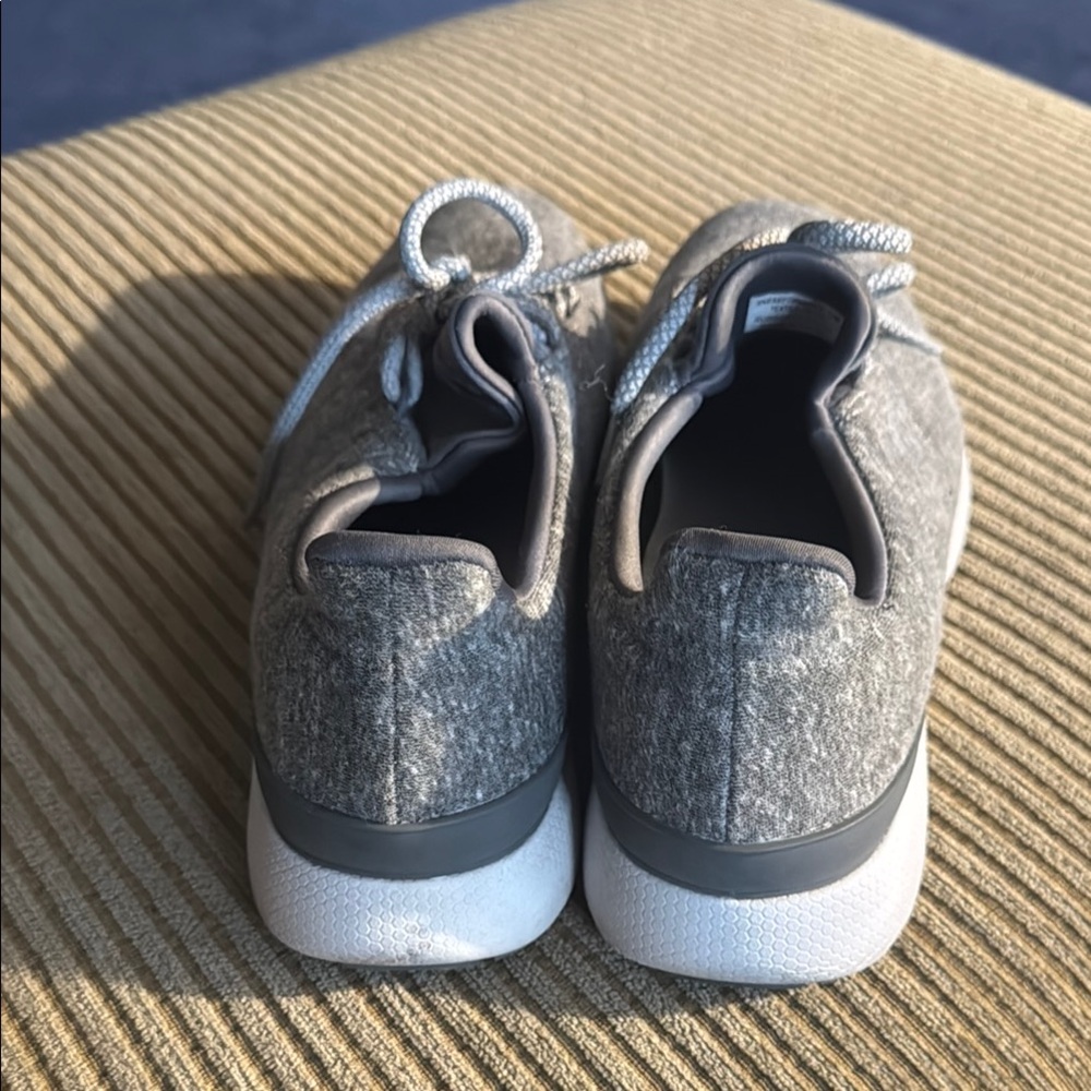 johnnie-O Gray Sneakers Sleek Minimalist Design - Picture 2 of 3